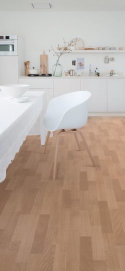 SIMPLY WOOD BEECH VINYL (ROOMSHOT)